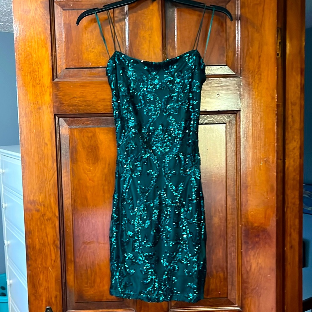 Dark green bodycon sequence dress